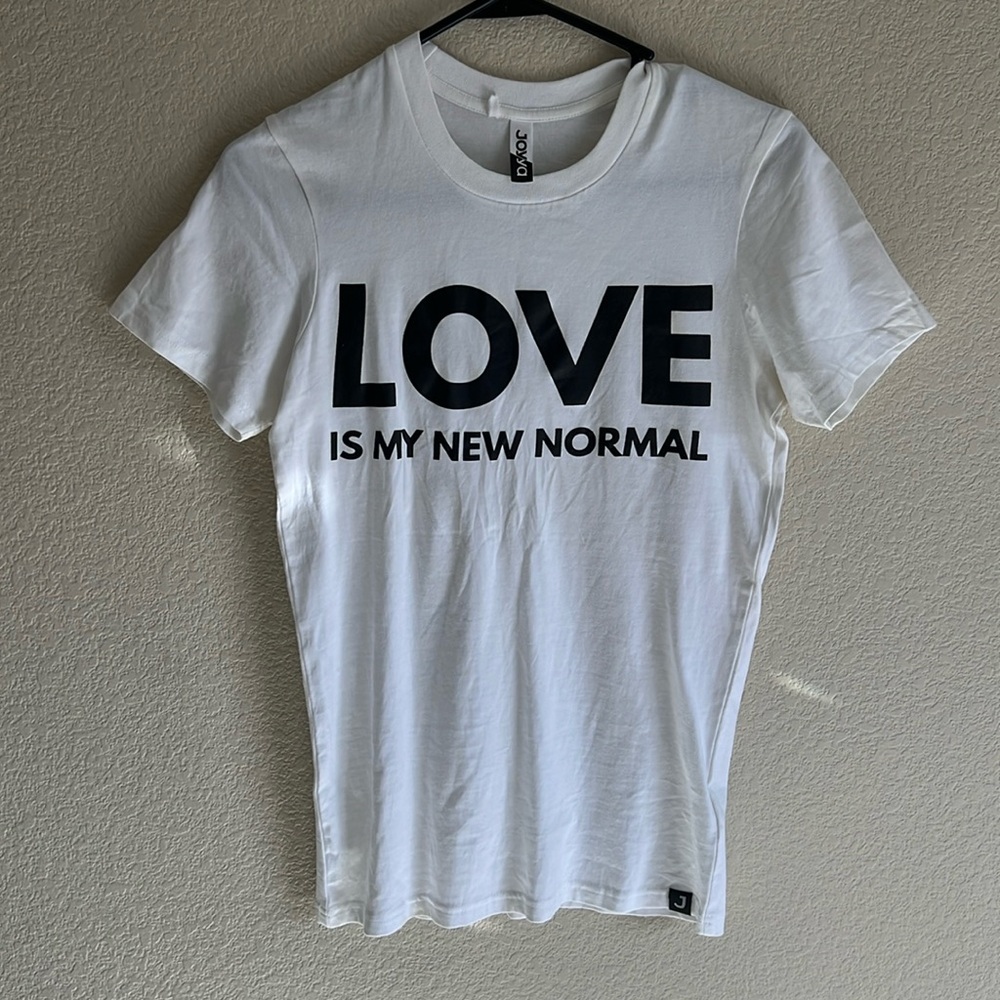 LOVE tee size xs